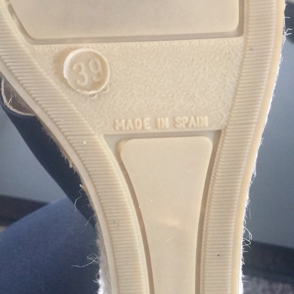 NWOT Neiman Marcus sandals - Picture 4 of 5